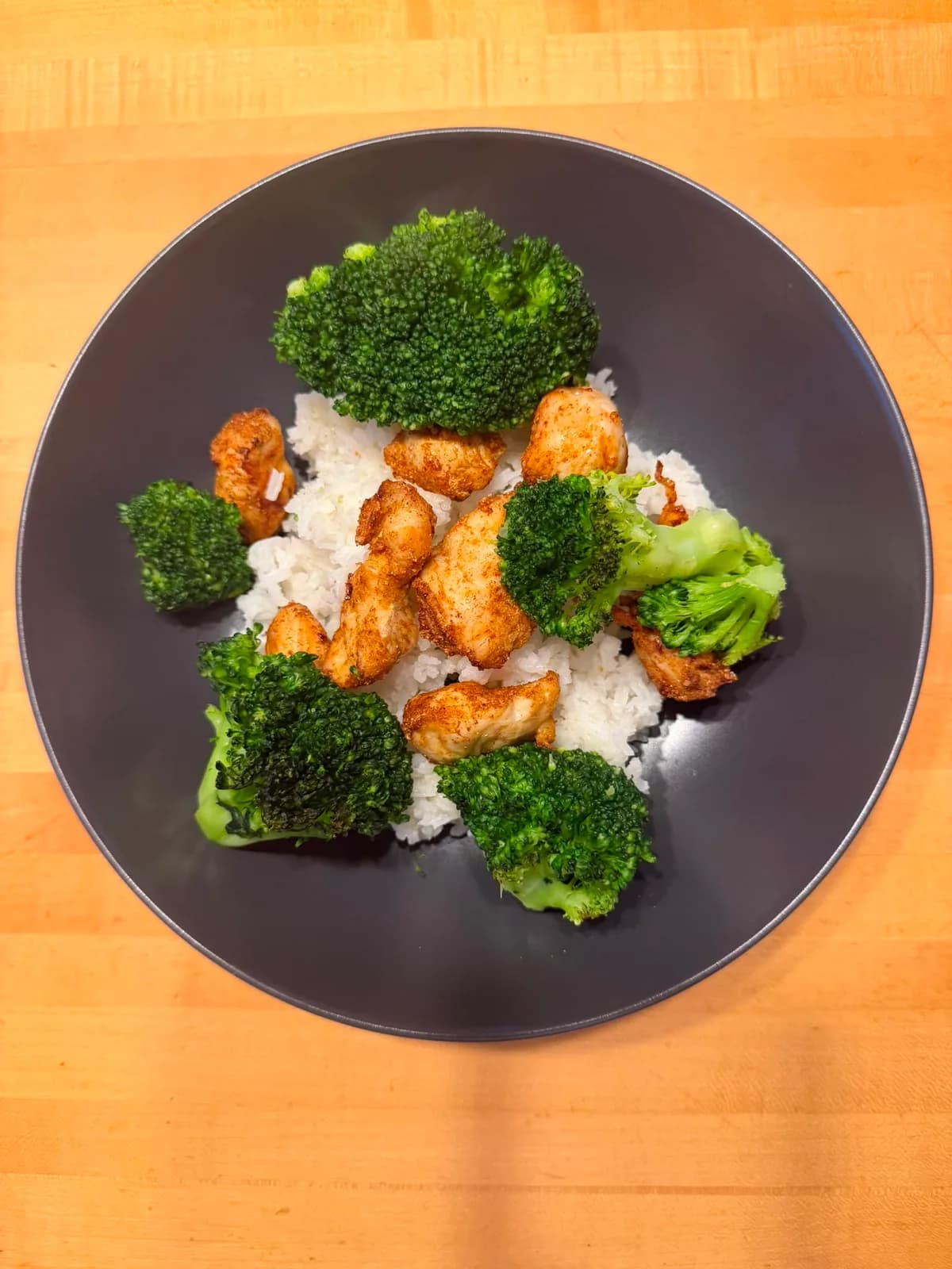 Hähnchen mit Reis und Brokoli